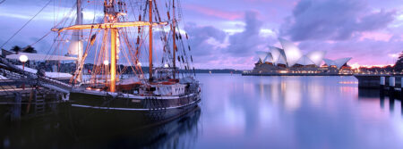 Dawn ~ 'Svanen" / Sydney Opera House